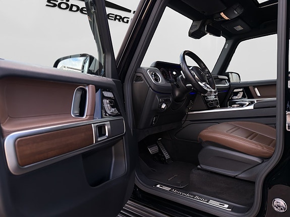 Mercedes-Benz G350 8 of 30