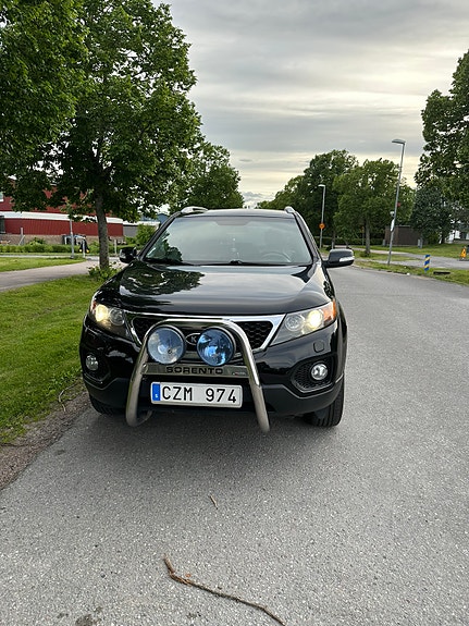 Kia Sorento 2 of 9