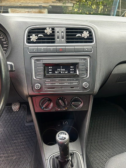 Volkswagen Polo 13 of 18