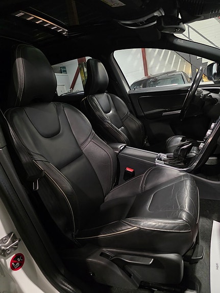 Volvo XC60 23 of 30