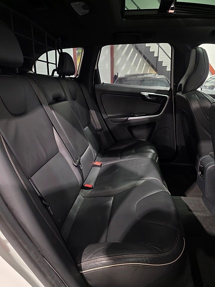 Volvo XC60 20 of 30