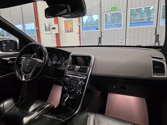Volvo XC60 17 of 30