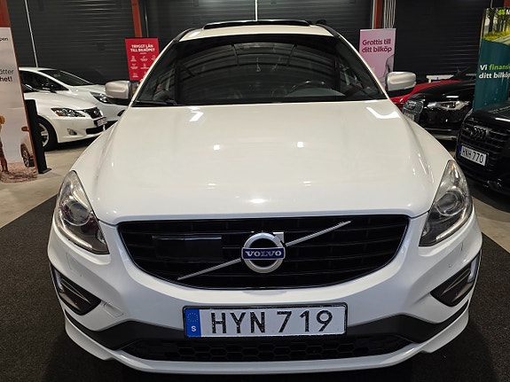 Volvo XC60 2 of 30