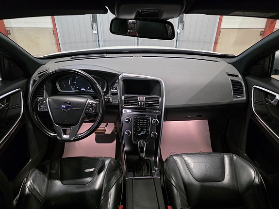 Volvo XC60 16 of 30