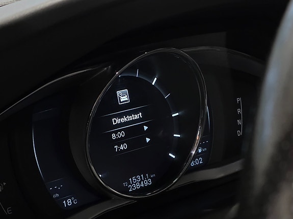 Volvo XC60 14 of 30