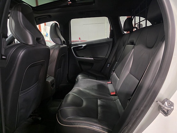 Volvo XC60 19 of 30