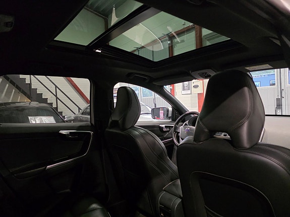 Volvo XC60 18 of 30