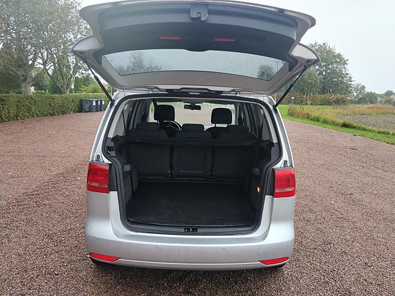 Volkswagen Touran 10 of 13