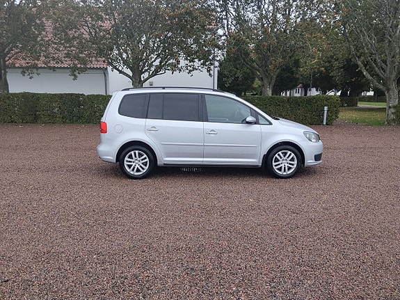 Volkswagen Touran 6 of 13