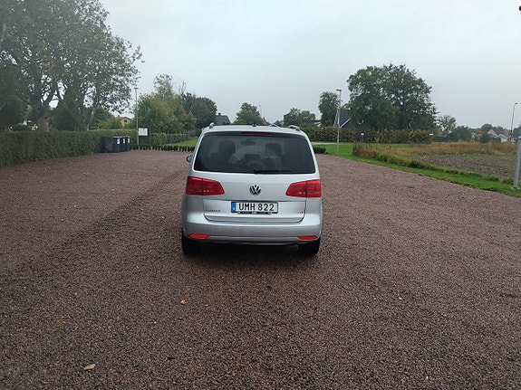Volkswagen Touran 4 of 13