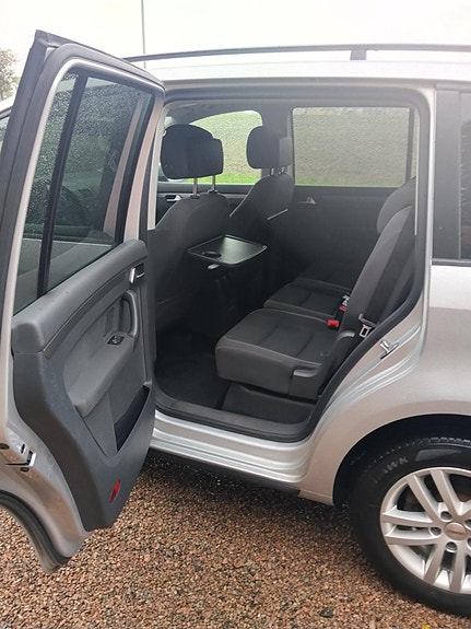 Volkswagen Touran 9 of 13