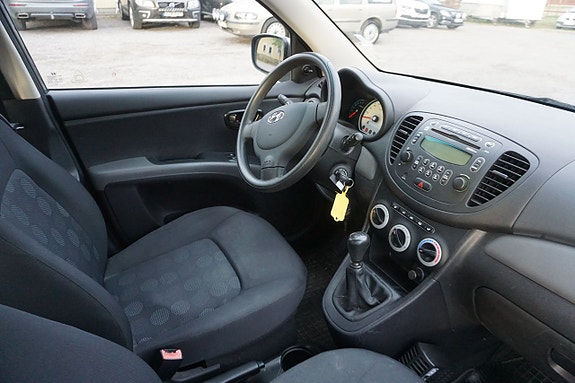 Hyundai i10 5 of 7
