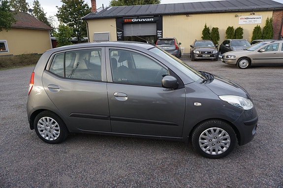 Hyundai i10 3 of 7