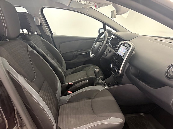 Renault Clio 9 of 11
