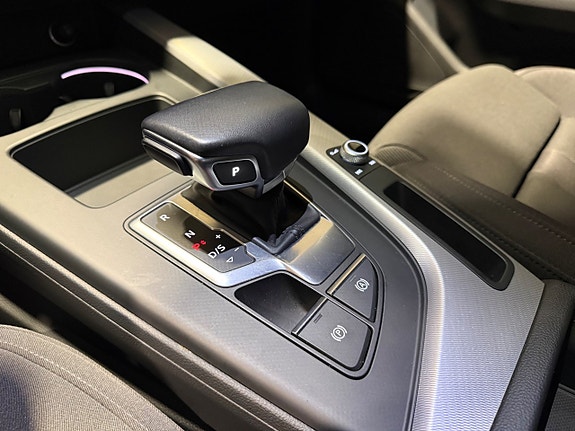 Audi A4 9 of 20