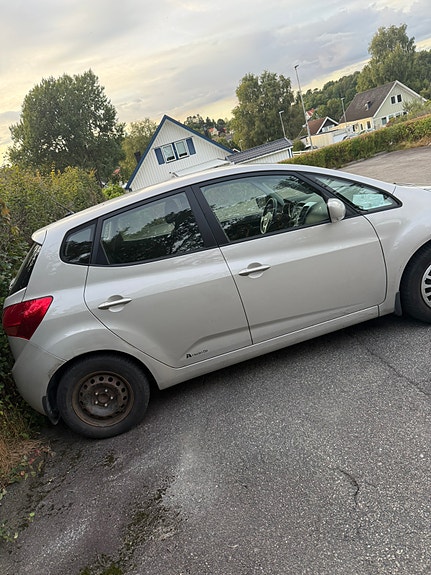 Kia Venga 3 of 6