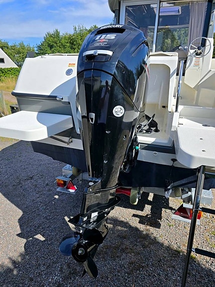 Quicksilver 605 Pilothouse Mercury F115 EFI 2020 4 of 12