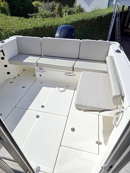 Quicksilver 605 Pilothouse Mercury F115 EFI 2020 5 of 12