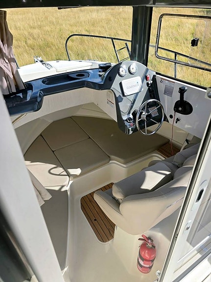 Quicksilver 605 Pilothouse Mercury F115 EFI 2020 10 of 12