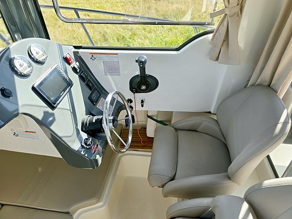 Quicksilver 605 Pilothouse Mercury F115 EFI 2020 11 of 12