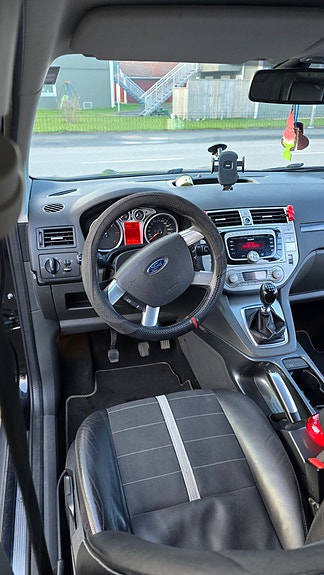 Ford Kuga 13 of 15
