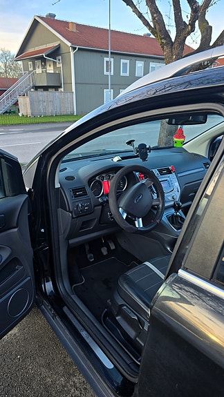 Ford Kuga 14 of 15