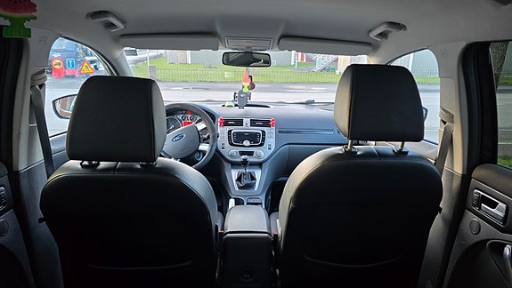 Ford Kuga 8 of 15