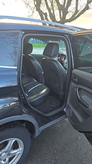 Ford Kuga 10 of 15