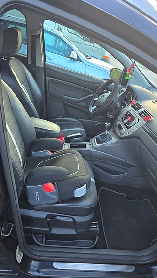 Ford Kuga 11 of 15