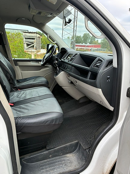 Volkswagen Transporter 8 of 11