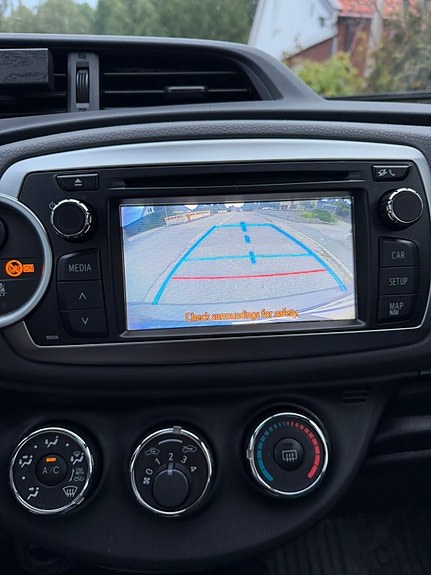 Toyota Yaris 9 of 10