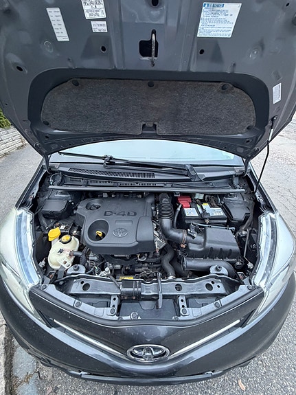 Toyota Yaris 7 of 10