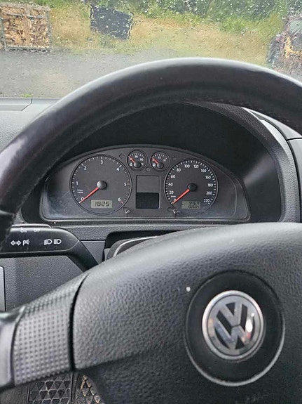 Volkswagen Multivan 8 of 9