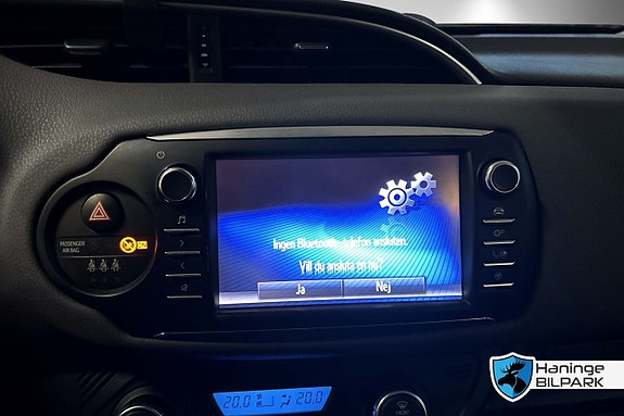 Toyota Yaris 14 of 28