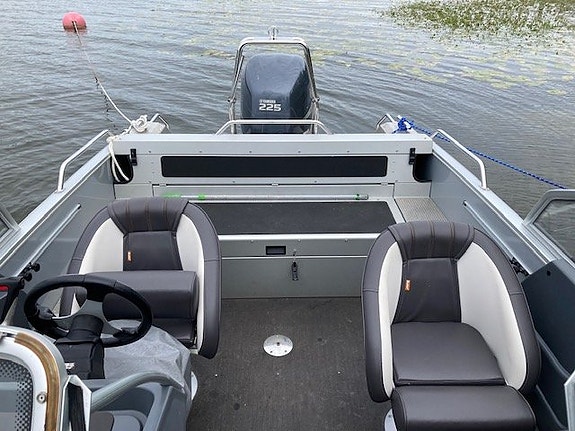 Buster Magnum -11 Yamaha F 225 endast 245 timmar 5 of 6