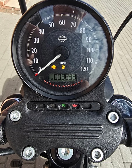 Harley-Davidson Sportster xl 883 iron 5 of 5