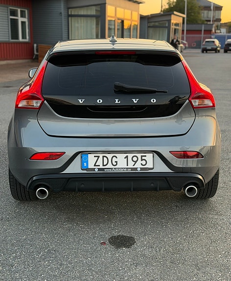 Volvo V40 5 of 7