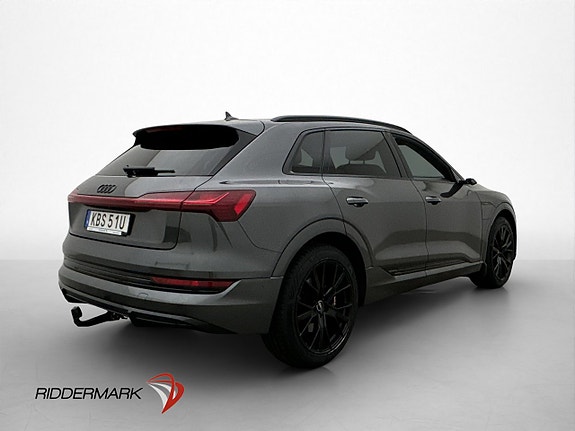 Audi e-tron 8 of 30