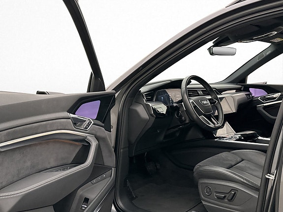 Audi e-tron 13 of 30