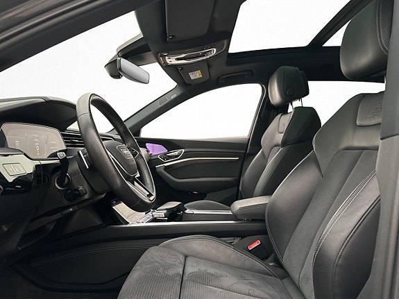 Audi e-tron 14 of 30