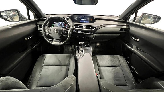 Lexus UX250h 6 of 22