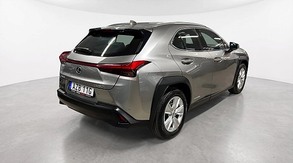 Lexus UX250h 4 of 22