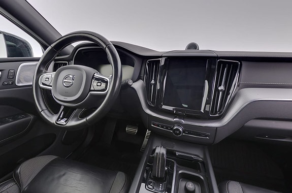 Volvo XC60 8 of 30