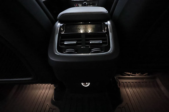 Volvo XC60 19 of 30