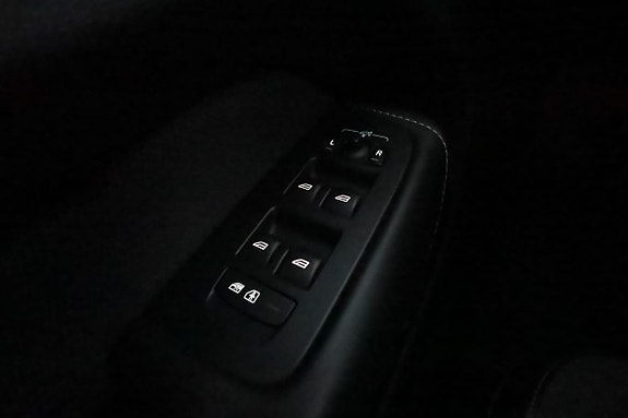 Volvo XC60 14 of 30