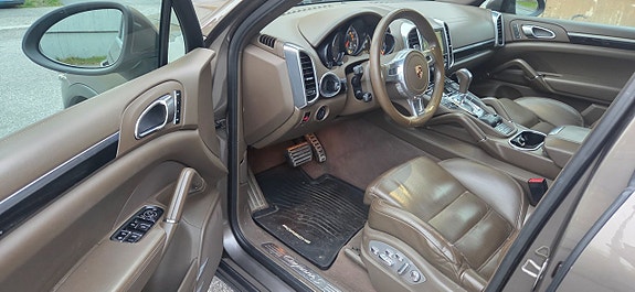 Porsche Cayenne S 26 of 27