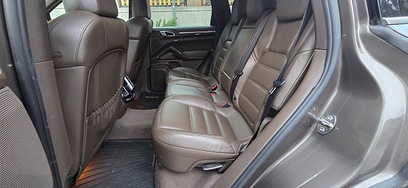 Porsche Cayenne S 25 of 27