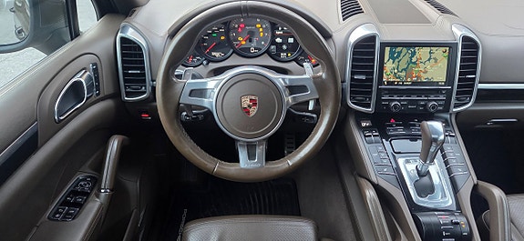 Porsche Cayenne S 14 of 27