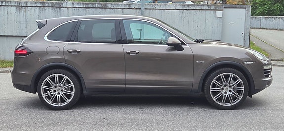 Porsche Cayenne S 7 of 27