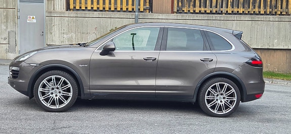 Porsche Cayenne S 5 of 27